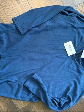 Women's Blue Lightweight Knit Top